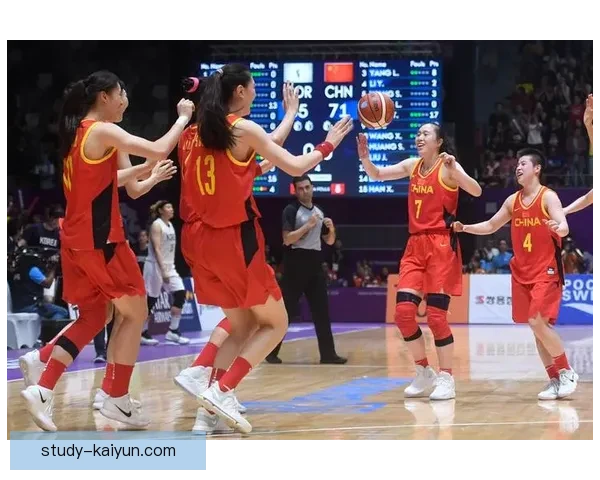 中国篮球队备战世界杯 新老球员携手迎接国际赛场挑战